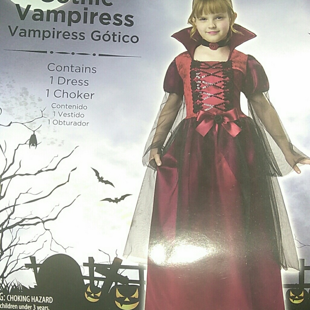 Girl vampire costume